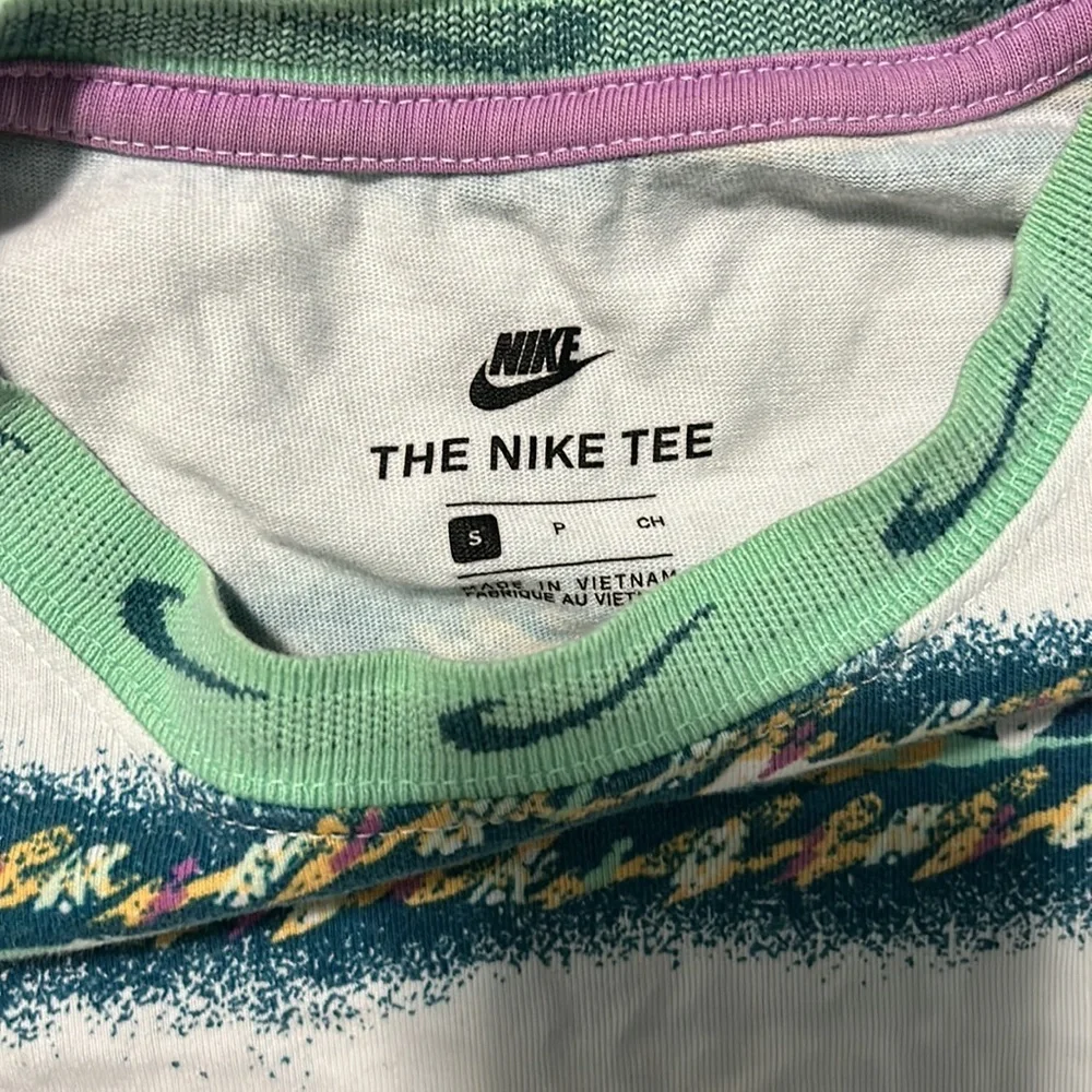 Vintage Nike Striped Shirt - Picture 2 of 3